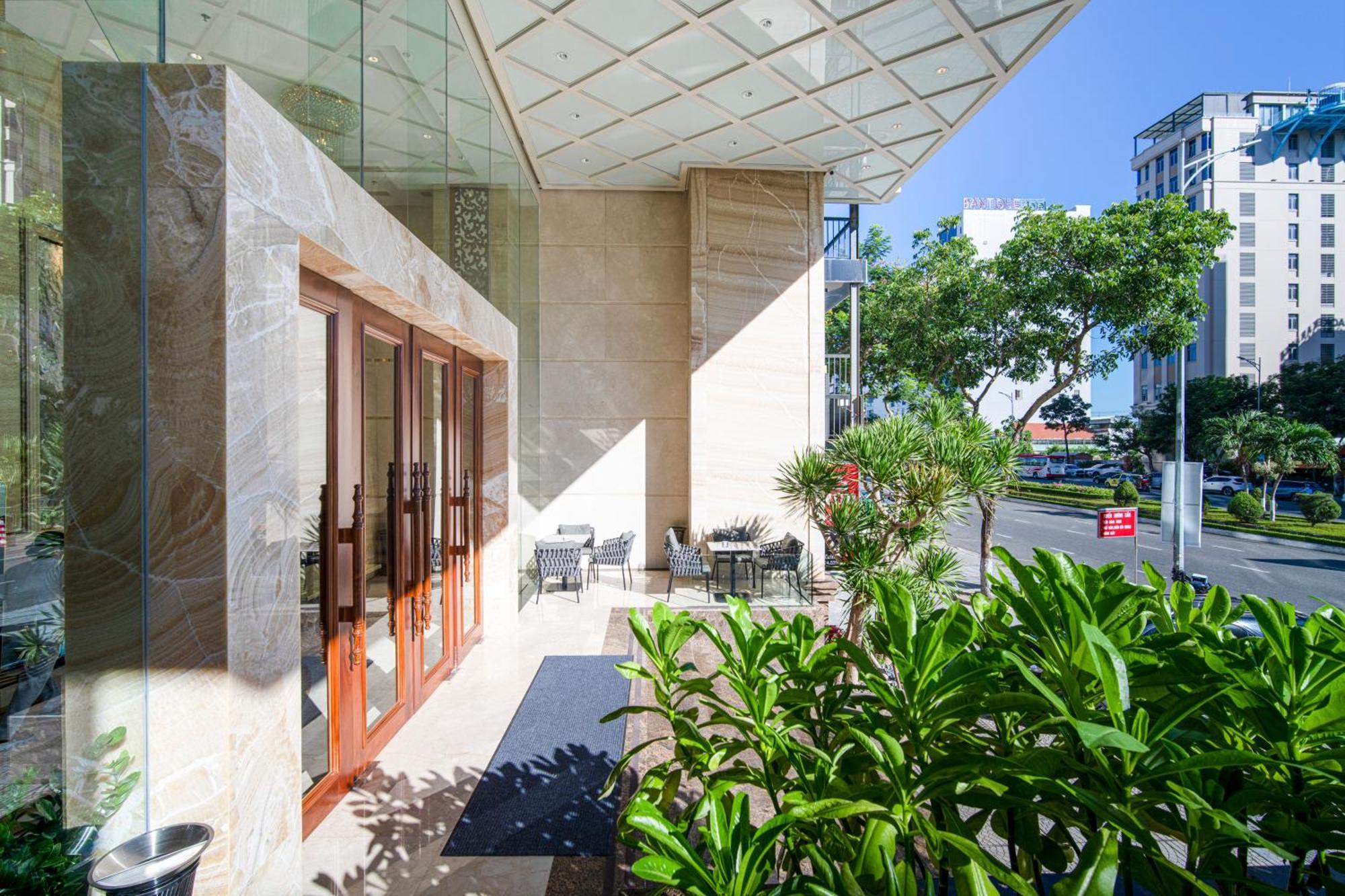 Luxtery Hotel & Spa Đà Nẵng Exterior foto
